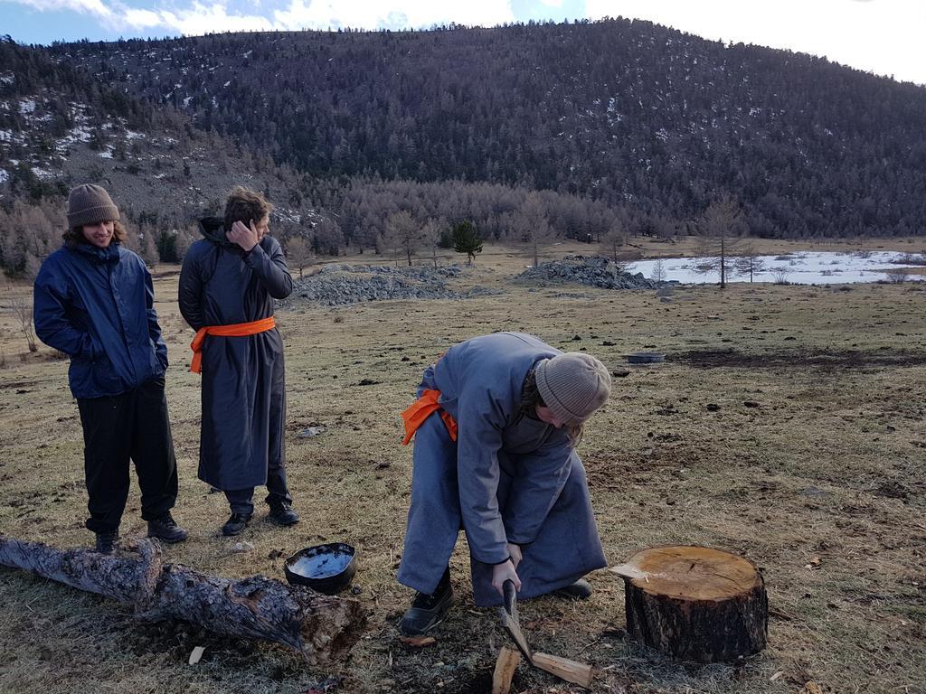 Vast Mongolia Tour & Hostel Уланбатар Екстериор снимка