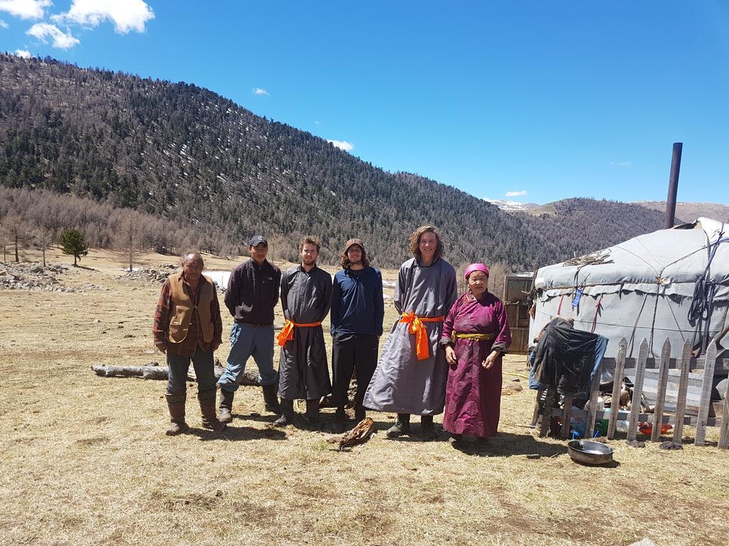 Vast Mongolia Tour & Hostel Уланбатар Екстериор снимка