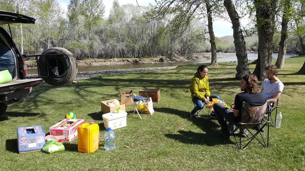 Vast Mongolia Tour & Hostel Уланбатар Екстериор снимка